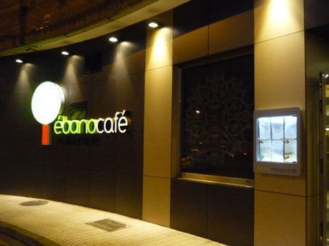 Fachada de la cafetería restaurante