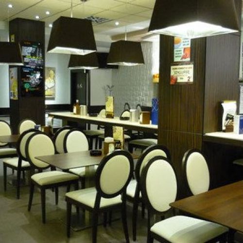 Interior de la cafetería